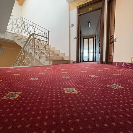 Garni Hotel تينيالي المظهر الخارجي الصورة