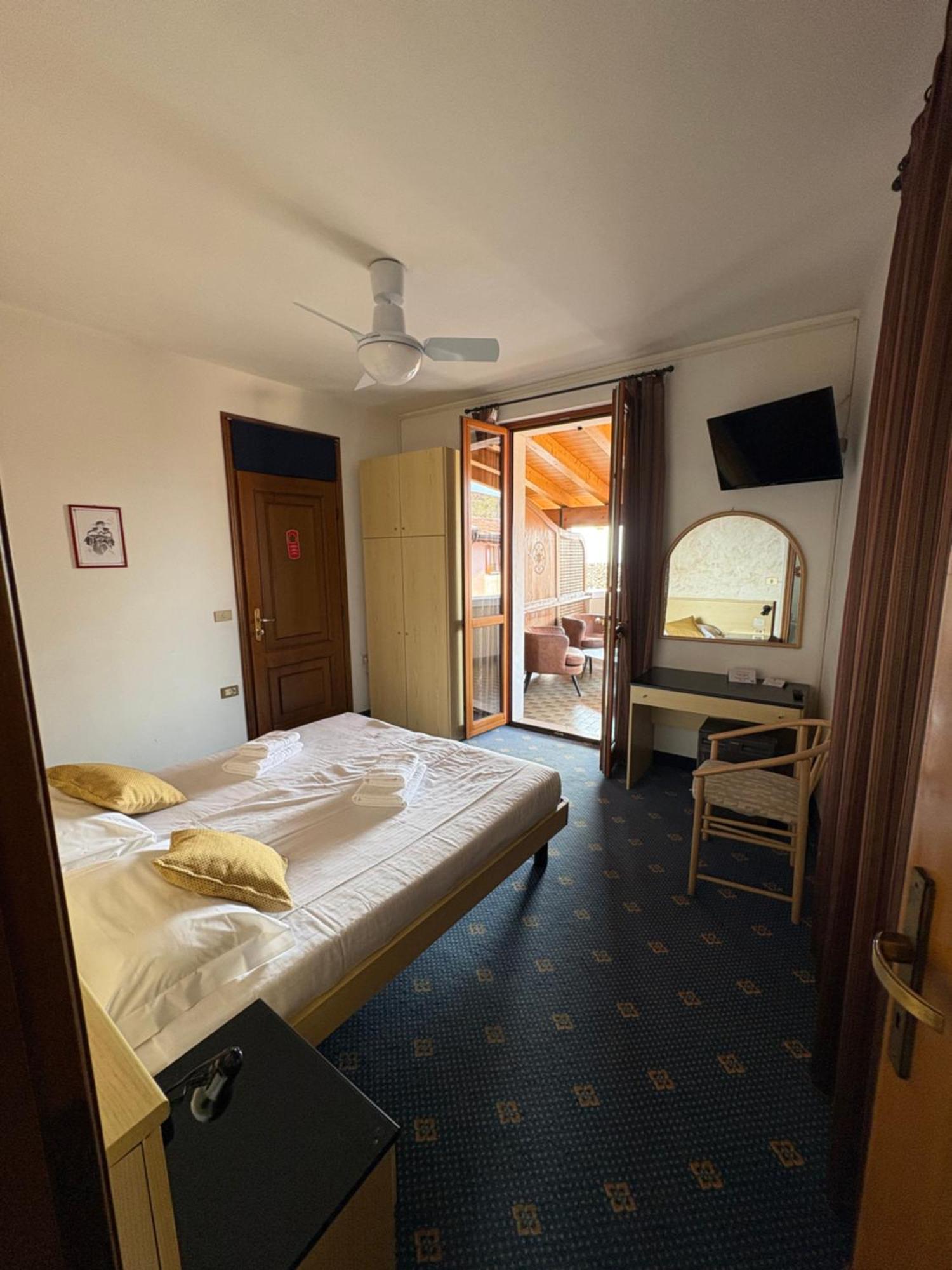 Garni Hotel تينيالي المظهر الخارجي الصورة