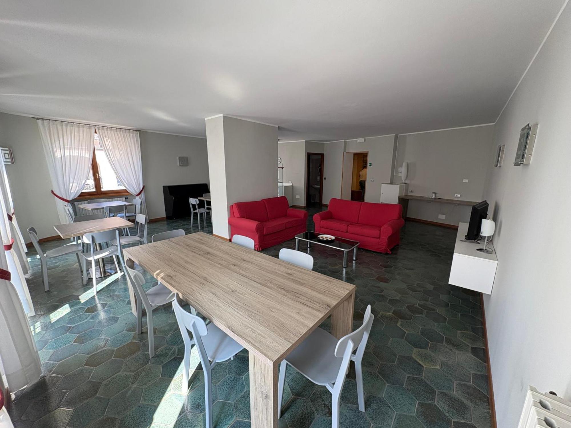 Garni Hotel تينيالي المظهر الخارجي الصورة