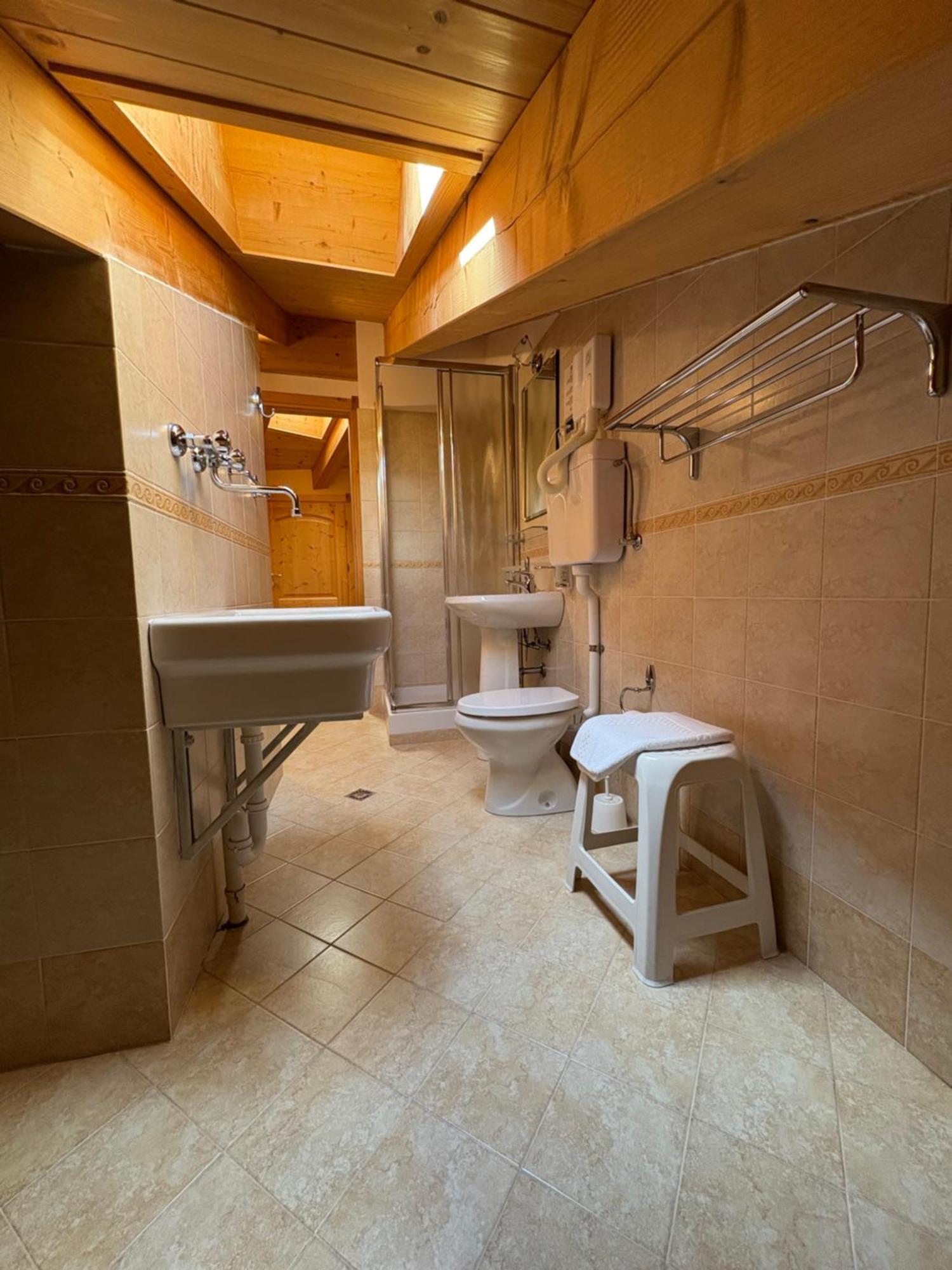 Garni Hotel تينيالي المظهر الخارجي الصورة