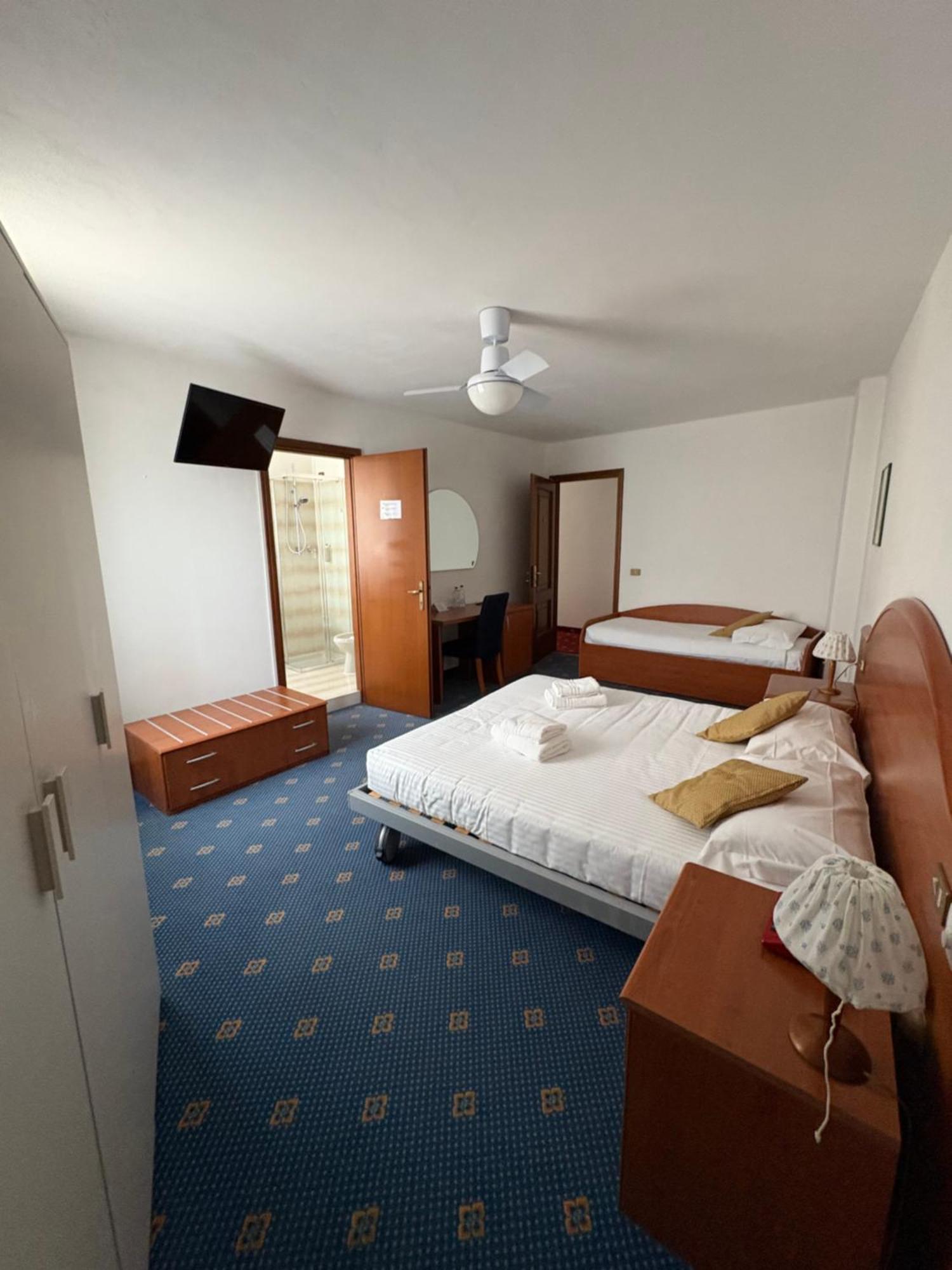 Garni Hotel تينيالي المظهر الخارجي الصورة