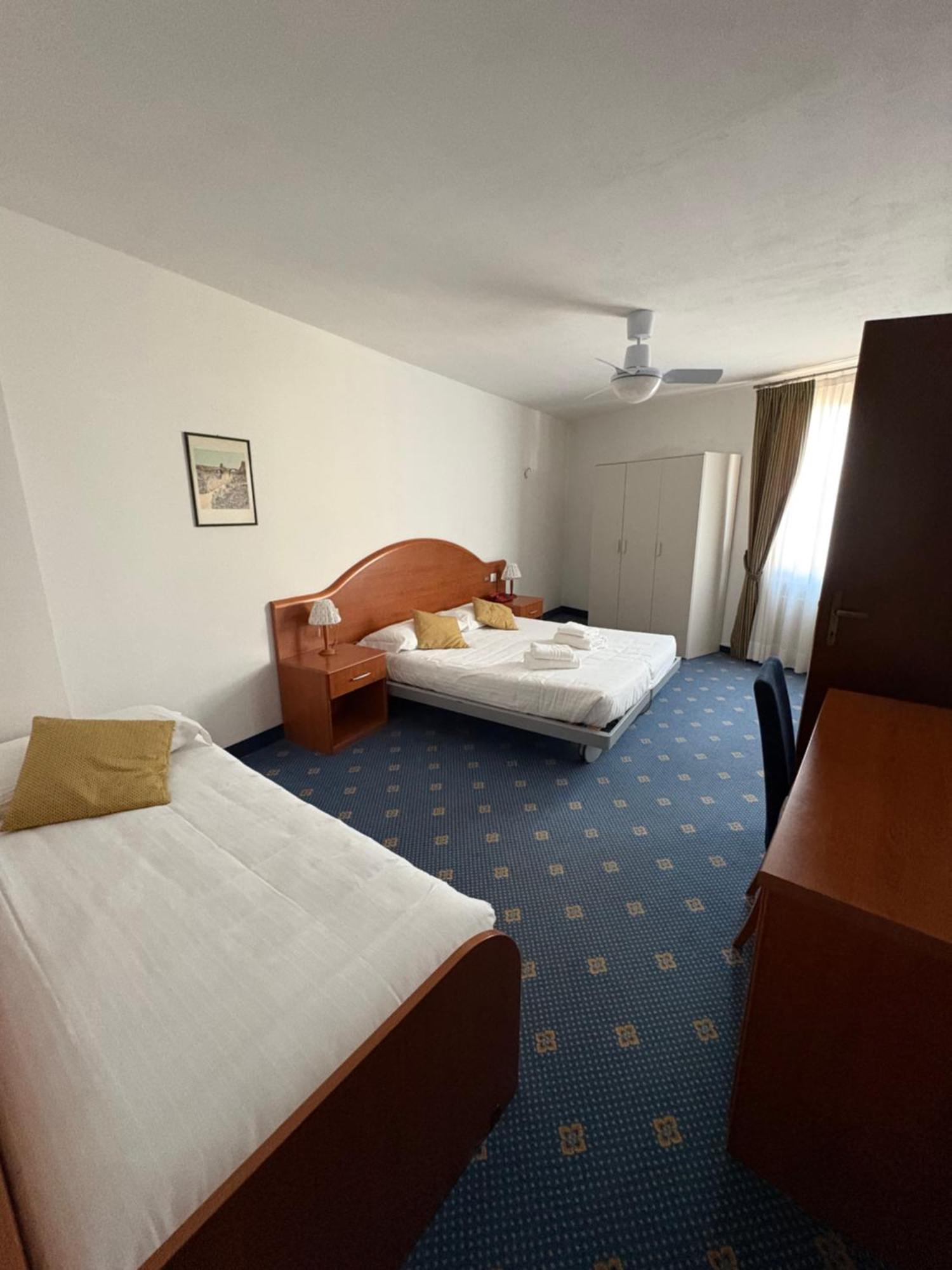 Garni Hotel تينيالي المظهر الخارجي الصورة