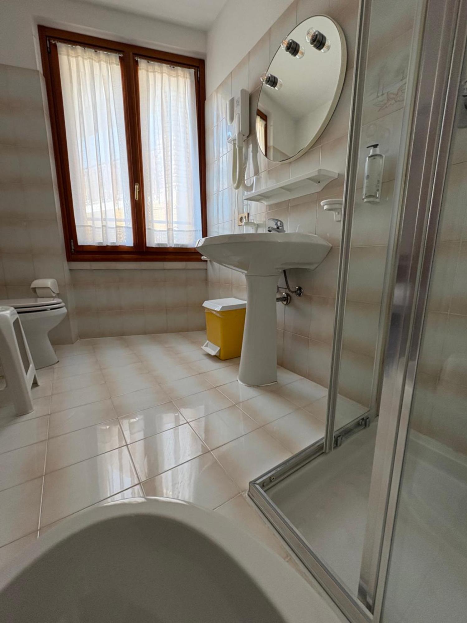 Garni Hotel تينيالي المظهر الخارجي الصورة