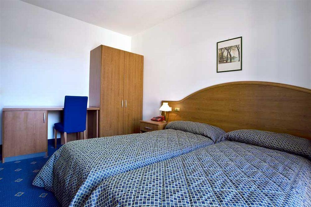 Garni Hotel تينيالي المظهر الخارجي الصورة