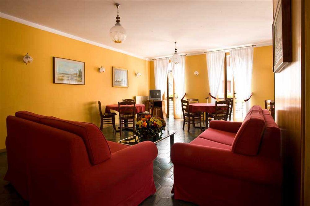 Garni Hotel تينيالي المظهر الخارجي الصورة