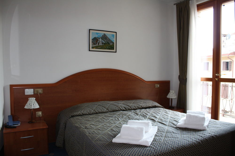 Garni Hotel تينيالي المظهر الخارجي الصورة