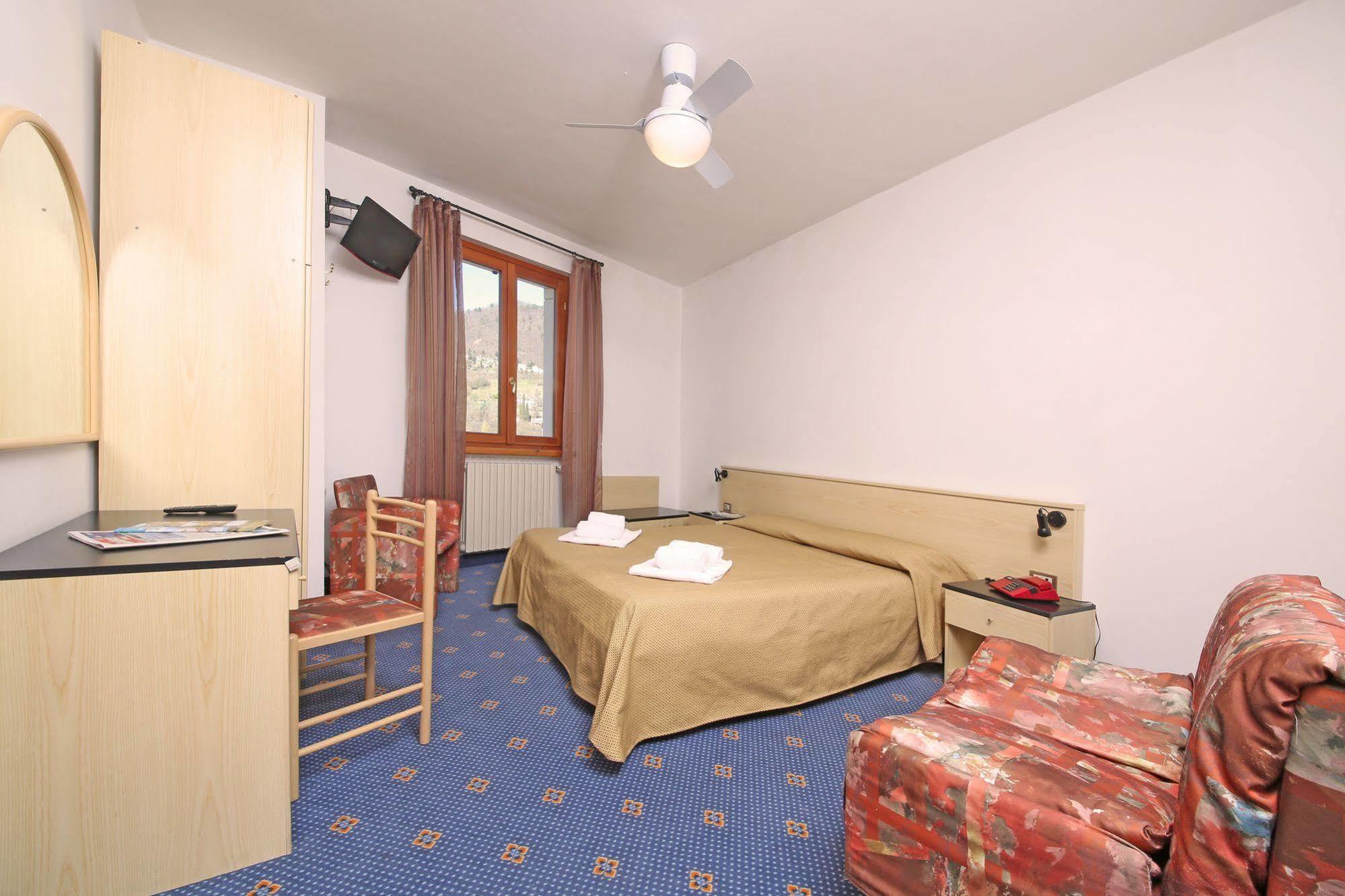 Garni Hotel تينيالي المظهر الخارجي الصورة