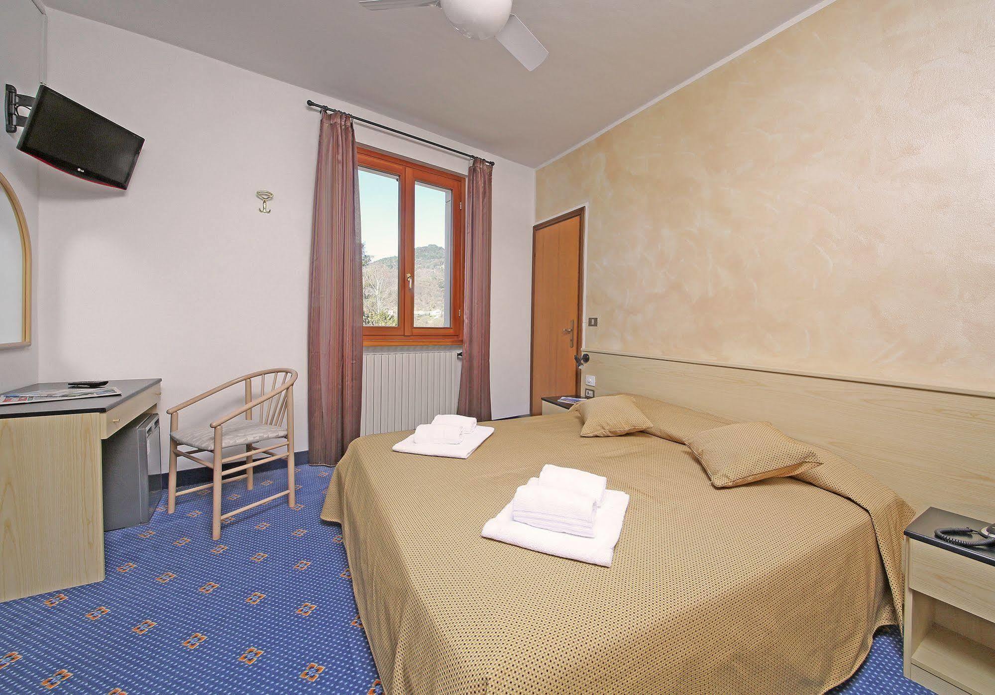 Garni Hotel تينيالي المظهر الخارجي الصورة
